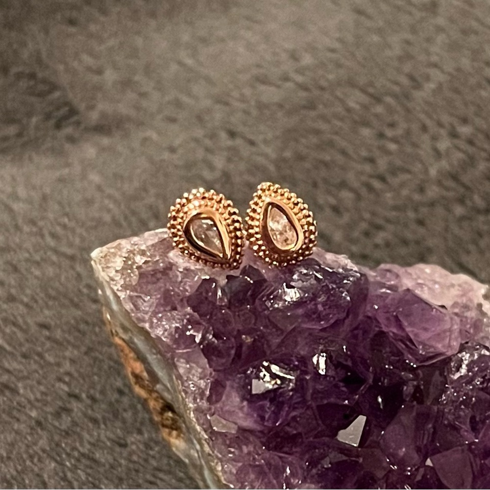 ONE ONLY - Solid 14k Rose Gold Pear Bezel CZ Stud with 18g 6mm Titanium Back ✨ - Picture 4 of 10